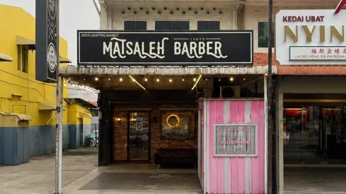 Batu Lanchang storefront